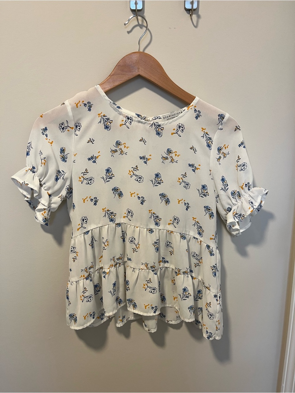 Paper Crane Cream Floral Ruffle Short-Sleeve Peplum Blouse